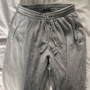 BRANDY MELVILLE GRAY SCRUNCHED SWEATPANTS